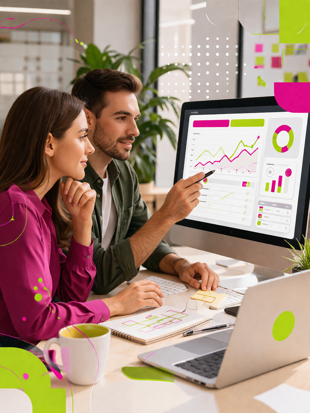 Equipo de Auditorías SEO Valencia, leyendo estadísticas en monitor